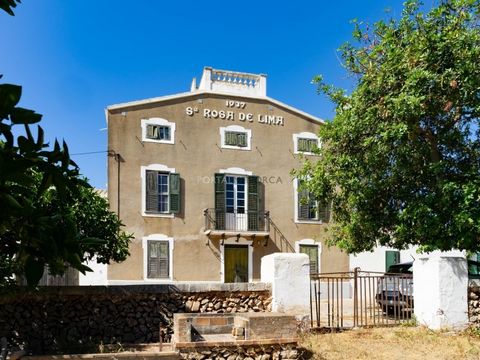 Si vous recherchez une fincaà la campagne à vendre à Minorque avec un grand terrain, vous ne devez pas manquer cette singulière maison située dans la municipalité d'Alaior. La maison se distingue par le maintien de détails originaux très particuliers...