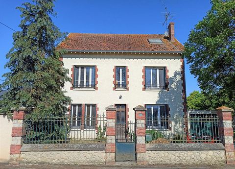 EN EXCLUSIVITE, A 10 MIN DE VOVES et à 25 MIN DE CHARTRES SUD, Romuald JAULNEAU 06.56.81.65.12, vous propose une Maison Bourgeoise à rénover d'environ 201 m² habitable. Cette jolie propriété à remettre en valeur sur 3 niveaux comprend 6 belles chambr...