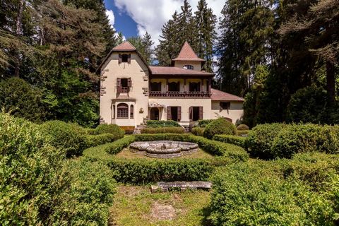 Siamo lieti di presentarvi questa splendida Villa situata in una posizione strategica tra Subiaco e Fiuggi. Immersa in un bosco privato di oltre un ettaro, ricco di faggi e abeti, la proprietà si distingue come una residenza maestosa ed esclusiva. La...