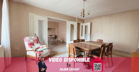 Vidéo disponible sur la chaîne YouTube (Team julien leorat) Vous cherchez une maison à transformer selon vos envies ? Cette charmante demeure située sur la commune d'Albon est faite pour vous. Avec ses 181 m² habitables sur une parcelle de plus de 90...