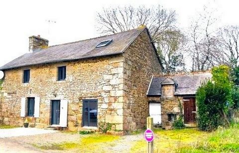 Située dans un charmant petit hameau, à Epiniac (35120), à 10 mn de Dol de Bretagne 20 mn de la mer, cette charmante maison en pierre de 120m² environ rénovée récemment offre un cadre paisible et authentique. Implantée sur un généreux terrain de 760m...