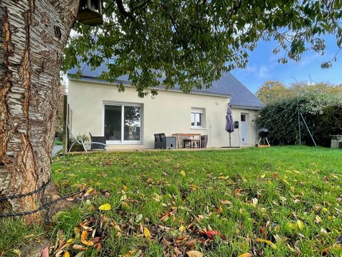 Venez rapidement visiter cette maison située dans un quartier très prisé pour son calme, sa proximité avec la plage des Sables Blancs, les écoles, et l'accès au centre-ville de Concarneau par la voie verte. Édifiée sur un magnifique jardin de plus de...