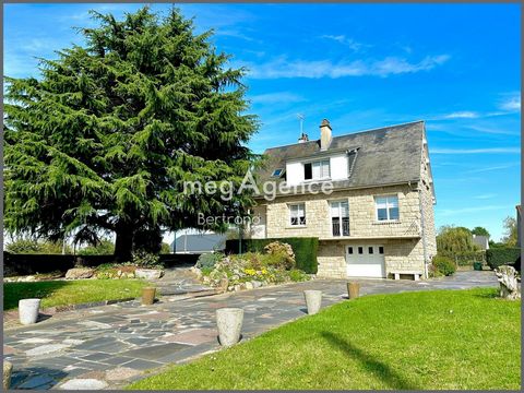 Megagence Bertrand THOMAS offers you in PONTORSON, a Granite house of 176 m² on 1500 m2 of wooded land with two entrances. Located 9 km from MONT SAINT MICHEL, 20 minutes from AVRANCHES and the beaches of CHERRUEIX, 20 minutes from DOL de BRETAGNE, 4...