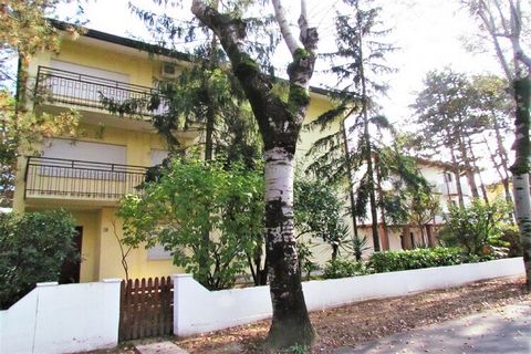 Verbringen Sie mit Ihrer Familie in dieser hübsch aussehenden Wohnung einen ruhigen Urlaub. Es gibt eine private Terrasse mit Blick auf die natürliche grüne Umgebung, ein perfekter Ort, um Ihre Morgenroutine zu beginnen. Die Wohnung liegt in der Nähe...