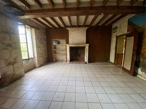 Julien BOUGUE O637315705 vous propose: 167 990 euros FAI Maine et Loire,Viel baugé (49150) à 5mn Baugé centre, Ensemble immobilier comprenant longère principale salon séjour, cuisine, WC, 2 chambres , salle de bain, Etage à réhabiliter 145m2 plusieur...