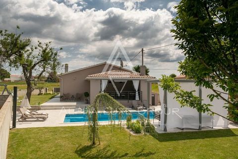 Istrien, Barban - Charmantes haus mit pool und großer terrasse In der ruhigen Gemeinde Barban steht dieses charmante Haus zum Verkauf, das sich perfekt für ein angenehmes Leben oder als außergewöhnliche Investitionsmöglichkeit für Ferienvermietungen ...