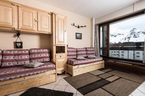 This comfortable 28mÂ² studio located in the heart of Tignes le Lac, offering a perfect base for your mountain getaway. Situated on the first floor of the residence with a balcony facing south-east, the studio is equipped for 4 people and features a ...