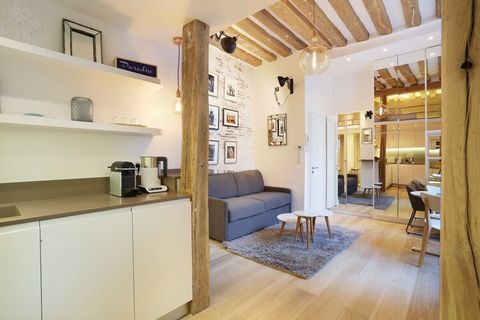 Bienvenue dans notre sublime appartement au cœur du Marais, chaleureux, lumineux, moderne, élégant et entièrement équipé. Idéalement situé au cœur du Marais, vous aurez la chance de découvrir deux ambiances parisiennes uniques. Les rues piétonnes ani...