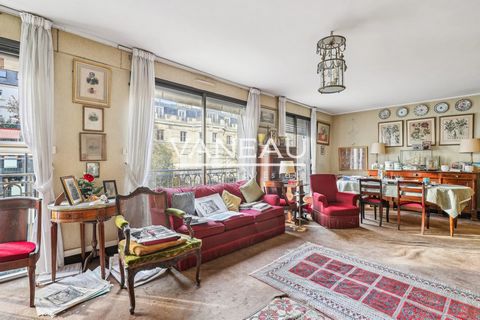 In het hart van het 8e arrondissement, in een rustige, landelijke doorgang in een prachtig condominium uit de jaren 90, biedt de VANEAU groep u dit functionele appartement aan. Met zijn 93 m² is de ruimte slim ingedeeld. Het interieur bestaat uit een...