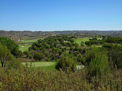 Situés dans des endroits très recherchés autour du parcours de golf Jack Nicklaus North, il y a plusieurs parcelles de villas uniques, allant d’environ 2000m2 à plus de 7000m2. Chaque emplacement a été soigneusement choisi pour offrir non seulement d...