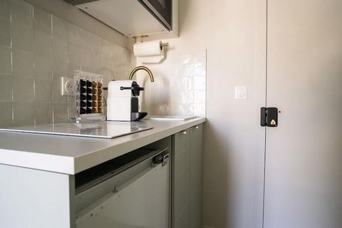 Dieses charmante, 20 Quadratmeter große Apartment im Herzen des 7. Arrondissements bietet einen gemütlichen und praktischen Rückzugsort, ideal für ein Paar oder bis zu drei Personen. Das Apartment liegt im 5. Stock eines Gebäudes ohne Aufzug und verf...