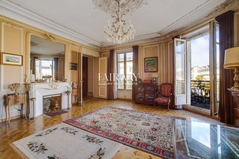 Un appartement familial de 168 m², avec vues dégagées et balcon ! Fairway Luxury Real Estate vous propose au 3ème étage d'un immeuble ancien de standing avec gardien, cet appartement familial à rénover de 168m2. Ce bien est constitué d'une entrée des...