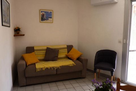 Dieses charmante Apartment im Erdgeschoss bietet einen komfortablen Aufenthalt für bis zu 4 Gäste und verfügt über ein gemütliches Schlafzimmer mit Doppelbett und ein Schlafsofa im Wohnzimmer. Die Wohnung ist klimatisiert und sorgt das ganze Jahr übe...