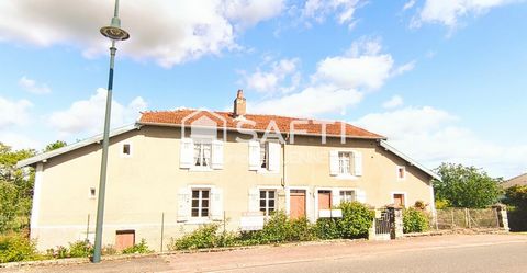 Spacieuse maison de campagne, pleine de caractère à rénover, en bordure de Darney