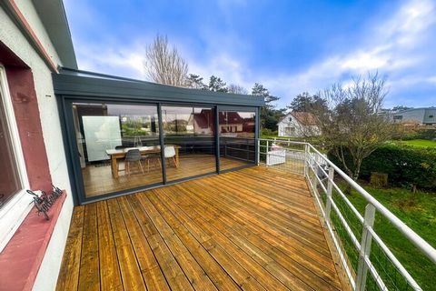 Spacious, modern holiday home, completely renovated for 2025. A large living and dining area with an open-plan kitchen on the first floor leads to a balcony, ideal for outdoor dining. The house is heated in winter by an air-source heat pump, a pellet...