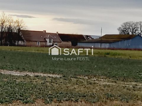 Corps de ferme partiellement rénové avec des matériaux de qualité, doté d’une toiture neuve.en pleine campagne