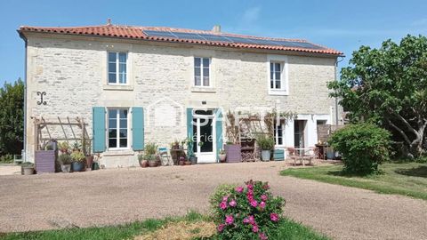 Entre pierre et lumière, cette maison de 175 m² allie authenticité et confort.