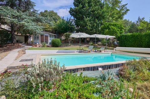 Demeure d’exception avec piscine et jardin paysager au cœur de Béziers