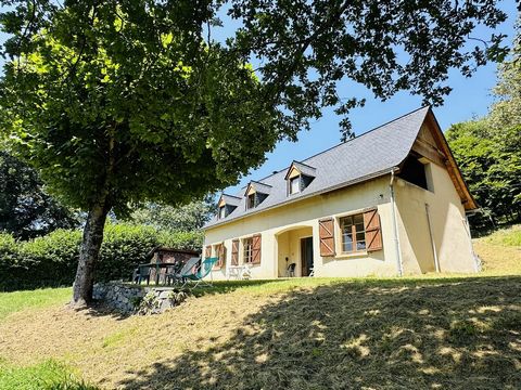 Maison contemporaine nichée à 870m d'altitude 09800 Galey.