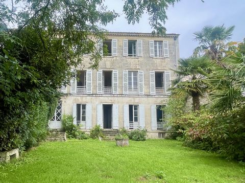 Hôtel Particulier - Quartier Saint-Pierre, Saintes