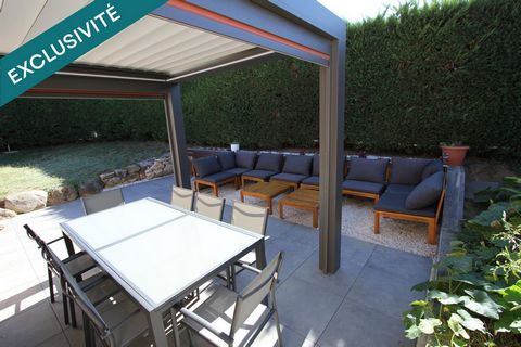 Rare à St Bonnet de Mure le Haut : maison plain-pied 6 pièces avec piscine, pergola bioclimatique et véranda