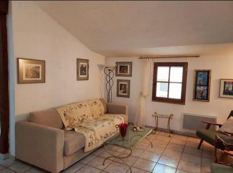 A louer Appartement de charme meublé 3 pièces Quartier Cathédrale, Béziers. Libre au 16/09/2025. Dans l'un des quartiers les plus emblématiques de Béziers, à deux pas de la majestueuse Cathédrale Saint-Nazaire, découvrez cet élégant appartement de 3 ...