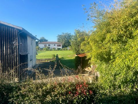 Appartement T3 avec une terrasse de 12m2 un balcon et une place de stationnement extérieure