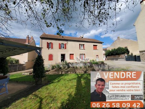 Immeuble de rentabilité possédant 4 appartements, 2 en accès plain pied avec extérieur commun