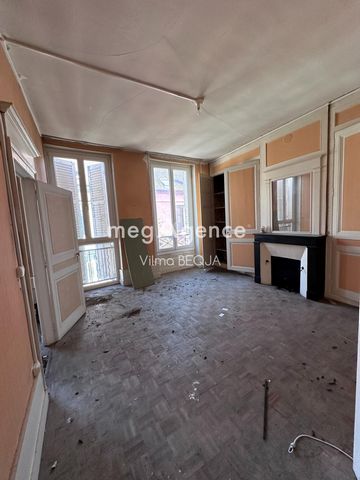 IMMEUBLE AVEC TRAVAUX