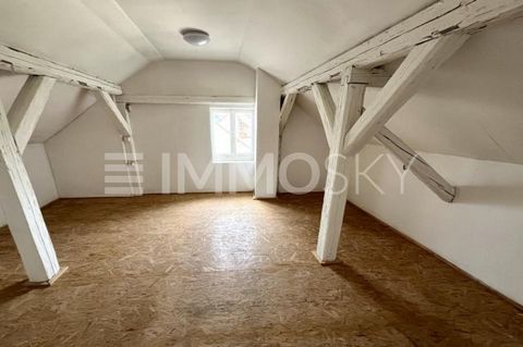 Spacious house with potential Ideal for craftsmen and visionaries The living area is spacious and offers enough space for family reunions, entertainment and relaxation. Large windows let in natural light and create a warm and inviting atmosphere. The...