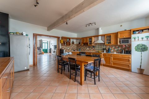 Maison de ville avec 6 chambres et jardin