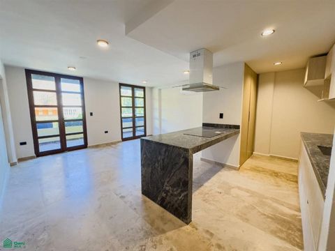 Offert à : 5 900 000 MXN Bienvenue à la Villa Vicario, une résidence magnifiquement conçue qui allie charme colonial et confort contemporain. Située dans un coin proéminent - Ángel Flores #308 et Niños Héroes - cette maison se trouve à quelques pas d...