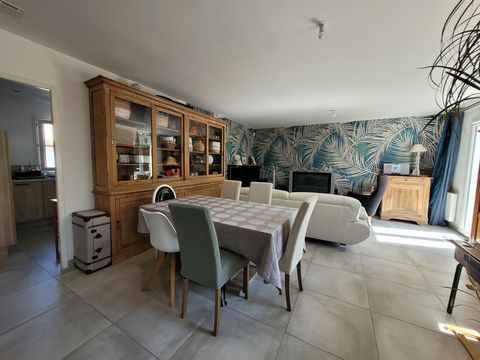 MAISON ENTIEREMENT RENOVEE - 3 CHAMBRES ET GARAGE