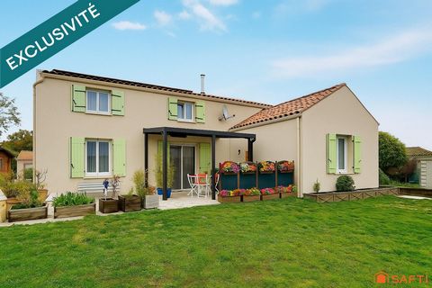 Maison avec grand garage et combles aménageables – centre de Mortagne-sur-Gironde