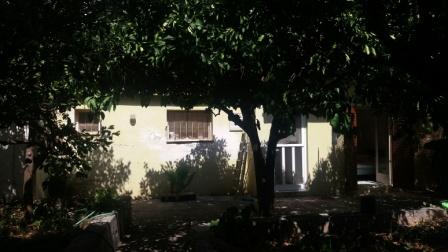 Sitia A building plot with an old house in the center of Sitia town. The plot is 350m2 and the house which needs modernization is 100m2. It consists of a kitchen, a living area, a sitting area, two bedrooms a bathroom and a corridor. At the front of ...