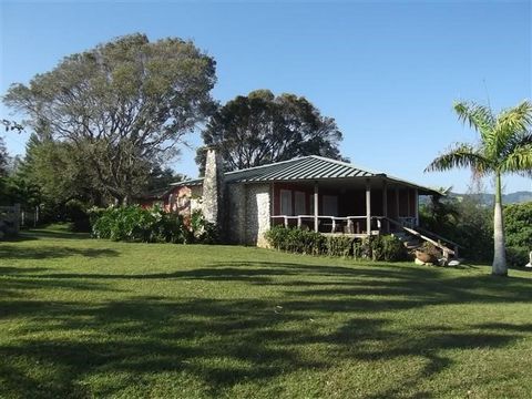 ** Villa en Puerto Plata con magníficas vistas ** La sensación de felicidad invade esta casa familiar que se encuentra en el lado del Monte Isabelle De Torres por un lado y el valle de abajo que conduce al océano más allá y las colinas que rodean Cof...