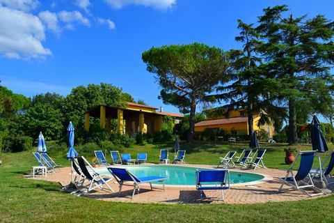 This rural farmhouse in Vinci is surrounded by stunning vineyards and olive groves. Ideal for a couple looking forward to some privacy, it features a shared swimming pool and a shared garden for a complete holiday experience. A tennis court just 1 km...