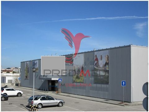 Store /Pavilion located in prime area of Alcobaça. ( New Alcobaça). Excellent investment opportunity with a Profitability of more than 7% and with a tenant renowned DECATHLON. CURRENT INCOME - 7,000 € MONTH Excellent business opportunity, located in ...