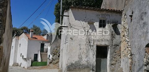 Situated in the beautiful and picturesque village of Carreiras, in the heart of the Serra de S. Mamede Natural Park. This unrecovered property is ideal for those who need a pleasant place, in a quiet village, close to everything and in the middle of ...