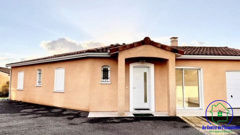 In Tonneins in a quiet subdivision, 5 minutes from the city center, come and visit this recent house on one level. It consists of an entrance, a large bright living room living room, living room, kitchen, a célier, toilet and bathroom. The night part...