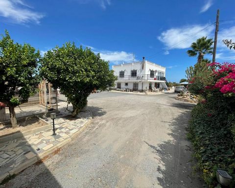 This is a large country property for sale on the outskirts of La Marina and close to the beach. The property is south facing and on two levels, it sits on a 2.000m2 landscaped plot with a private swimming pool . There are 7 bedrooms and 3 bathrooms. ...