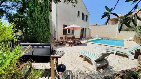 Medieval village with grocery, pizzeria, 2 restaurants, primary school, 15 minutes from Beziers, 25 minutes from the motorway and 25 minutes from the coast. Large and pretty detached villa, offering 2 apartments of 64 m2 and 84 m2 of living space or ...