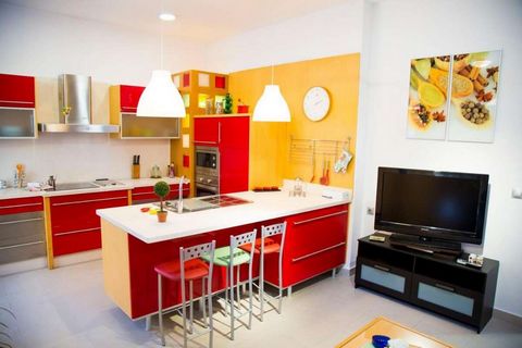 LICENSED TOURIST APARTMENTS FOR SALE. 4 spectacular apartments in the centre of Torremolinos are put up for sale in operation, furnished, with kitchen and with full occupancy due to its location 3 minutes from the centre, a quiet area, ideal for disc...