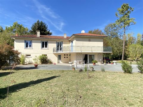 This house bordering the Tancanne stream is located in Penne d'Agenais, recently labeled 'most beautiful villages of France', with its SNCF train station serving Agen.   It is also located near the Lot River in the Lot Valley, making it an ideal plac...