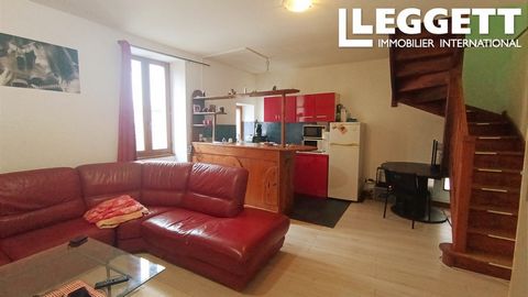 A16599 - This building has four small flats, which are currently all rented. It is in the centre of Angoulême. Information about risks to which this property is exposed is available on the Géorisques website : https:// ...
