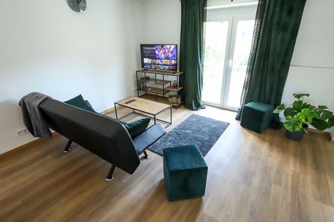 Welcome home in this modern and recently renovated apartment! Enjoy your stay with the big kitchen, in the king size bed or using the stylish bathroom. → Perfect for 2: One king size bed → Also perfect to use as a business apartment → The comfy sofa-...