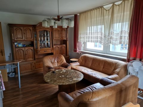 This beautiful and well cut 3-room flat in Stuttgart, is fully furnished and is offered including all utilities. There are bars, cafés and restaurants in the immediate vicinity. You can also easily do all your daily shopping on foot. The Münster trai...