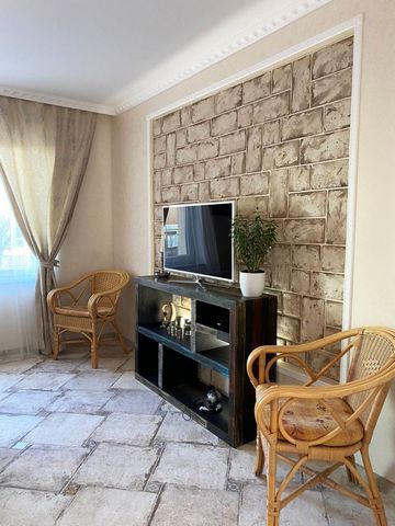 This freshly renovated apartment with a stylish Greek design is located in the cozy town of Rabenau. Everything you need to live is available: Bed, kitchen, bathroom, TV, WiFi and balcony to get some fresh air. The apartment is on the 1. floor and of...