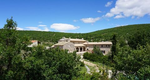 Magnifique propriété de 20 hectares dans la campagne provençale