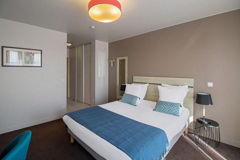 Welcome to Villejuif! Immerse yourself in the charm of our fantastic superior studio, offering a perfect blend of comfort and functionality. Our double superior studios are spacious, measuring 23 square meters, and are designed to enhance your stay. ...